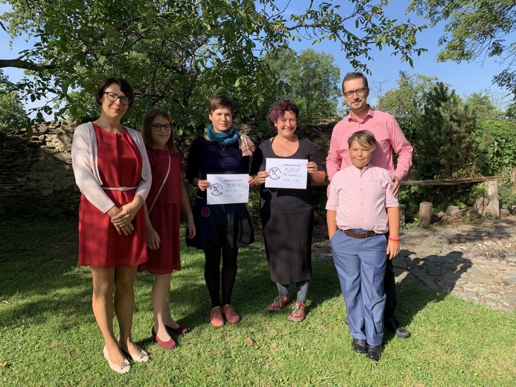 Dobrobazar Čestlice 2019 – předávání šeku