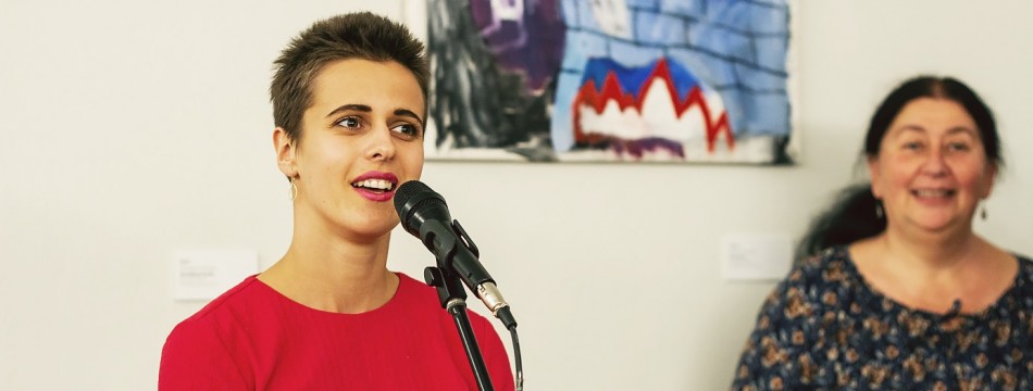 Vernisáž výstavy děl v online aukci 2018 v kavárně Cesta domů