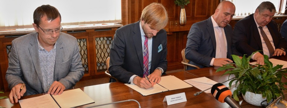 Podpis memoranda o spolupráci MZ ČR, ČSPM a pojišťoven