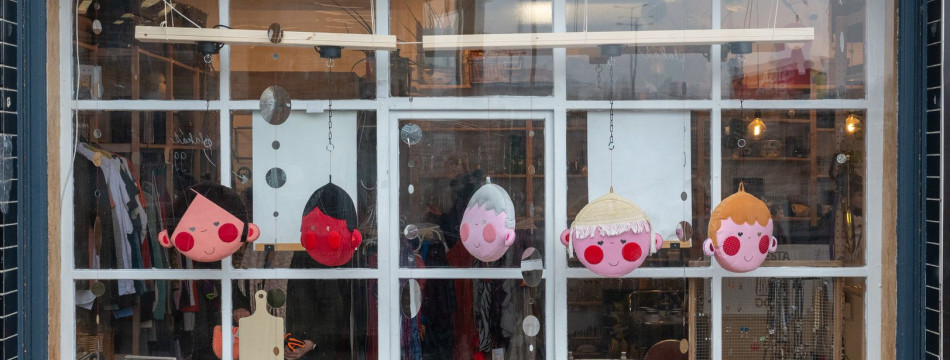 Valentýn v dobročinných obchodech