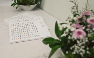 Vernisáž výstavy děl v online aukci 2018 v kavárně Cesta domů