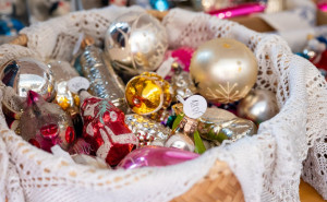 Dárky pod stromeček v dobročinných obchodech Cesty domů