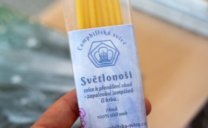 Dárky pod stromeček v dobročinných obchodech Cesty domů