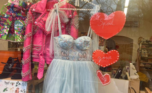 Valentýn v dobročinných obchodech