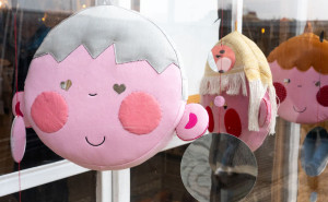 Valentýn v dobročinných obchodech