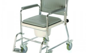 WC židle pojízdná | lze využít i pro ježdění po bytě | nosnost: 125 kg